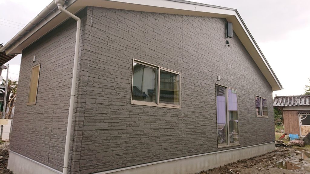 ㈱永井建設　屋根　外壁　KMEW　ニューレイヤーレリーフ　南区現場
