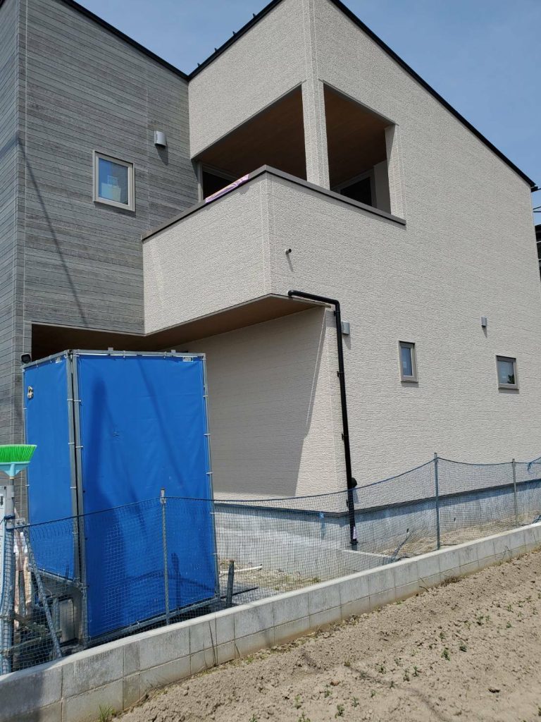 ディテールホーム　江南区現場　屋根　立平ロック　ニチハ　外壁