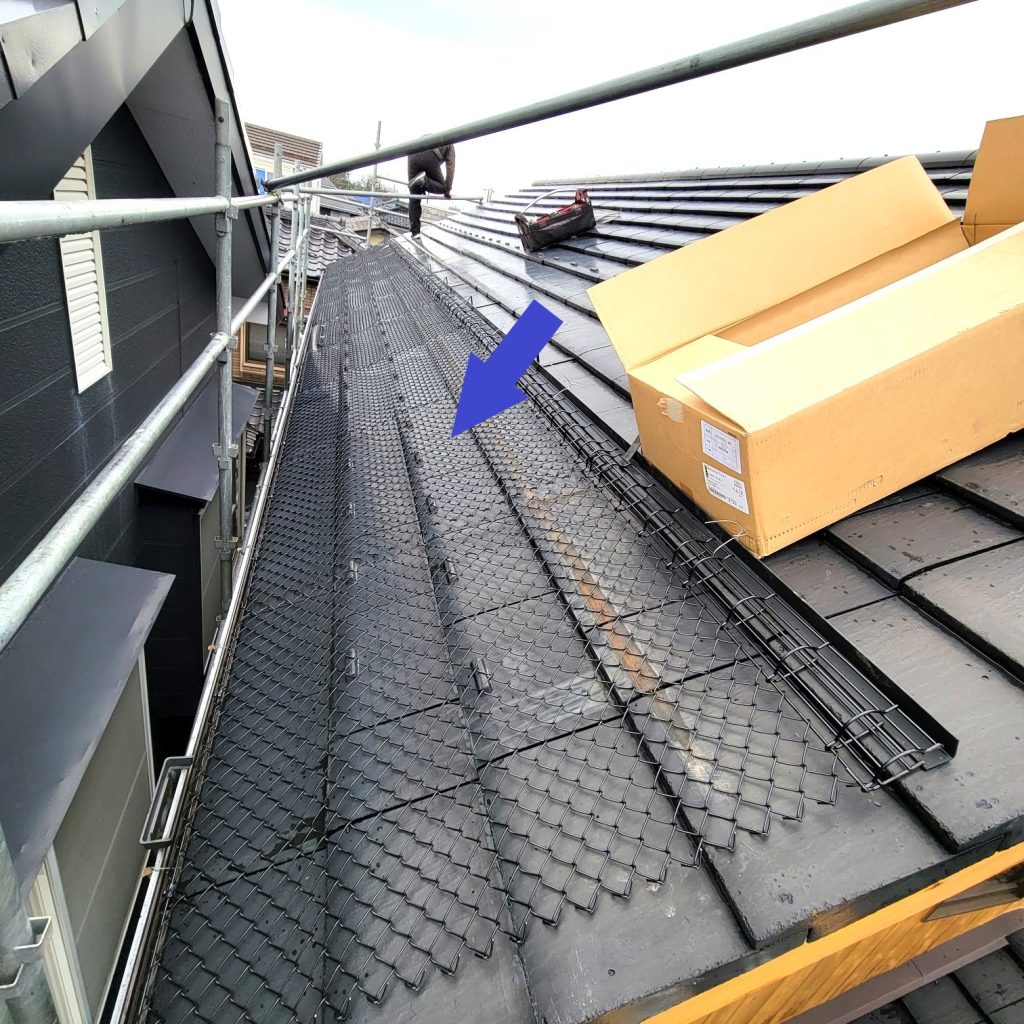 ニイガタ製販㈱　クロスライン　雪止め金具　屋根、勾配