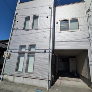 アイジー工業、外壁横張り、ガルスパン、シャンパンメタリック色、新潟市東区